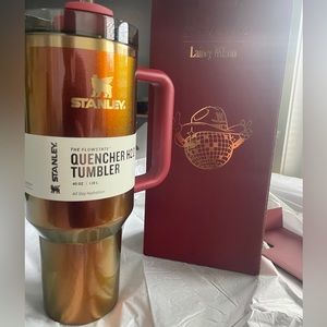 Stanley Quencher H2.0 Tumbler - Gold and Red
